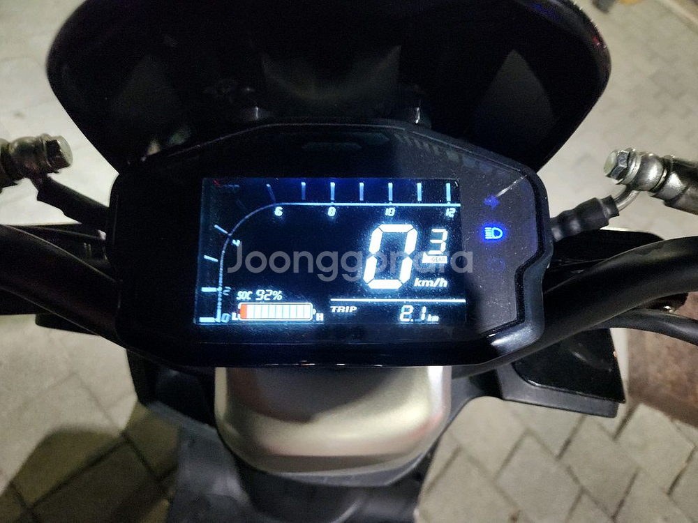 가격내림 새상품 검정색 2500와트 전기 스쿠터--3