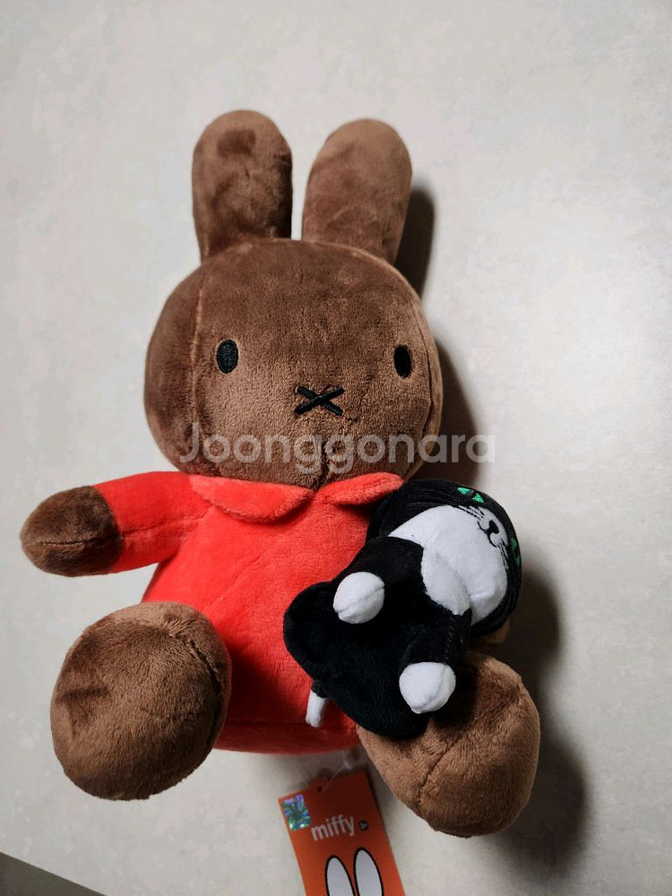 고양이 안은 미피 인형--0
