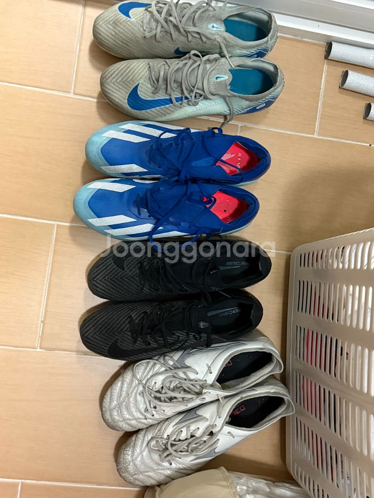 축구화 275 4켤레 정리합니다--0