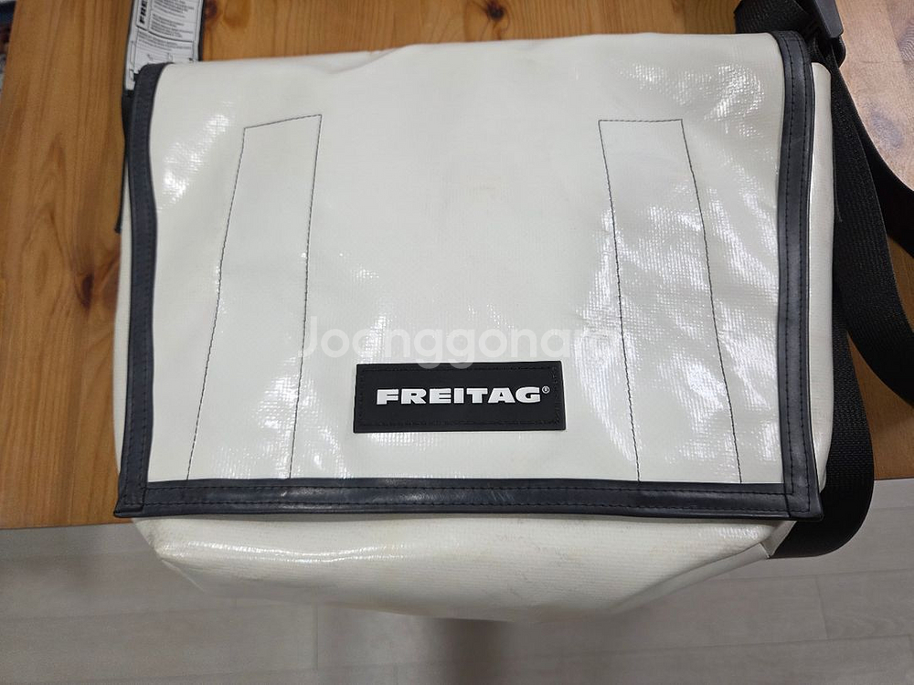 프라이탁 덱스터 올화이트 상태좋음 그린택포함--1