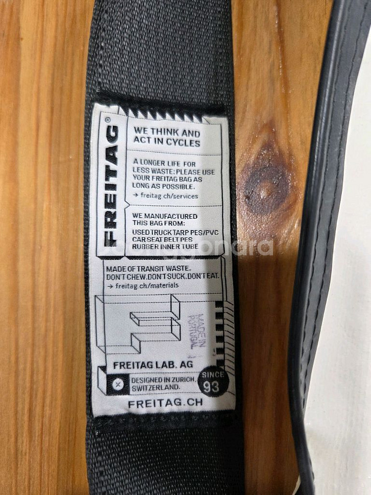 프라이탁 덱스터 올화이트 상태좋음 그린택포함--7