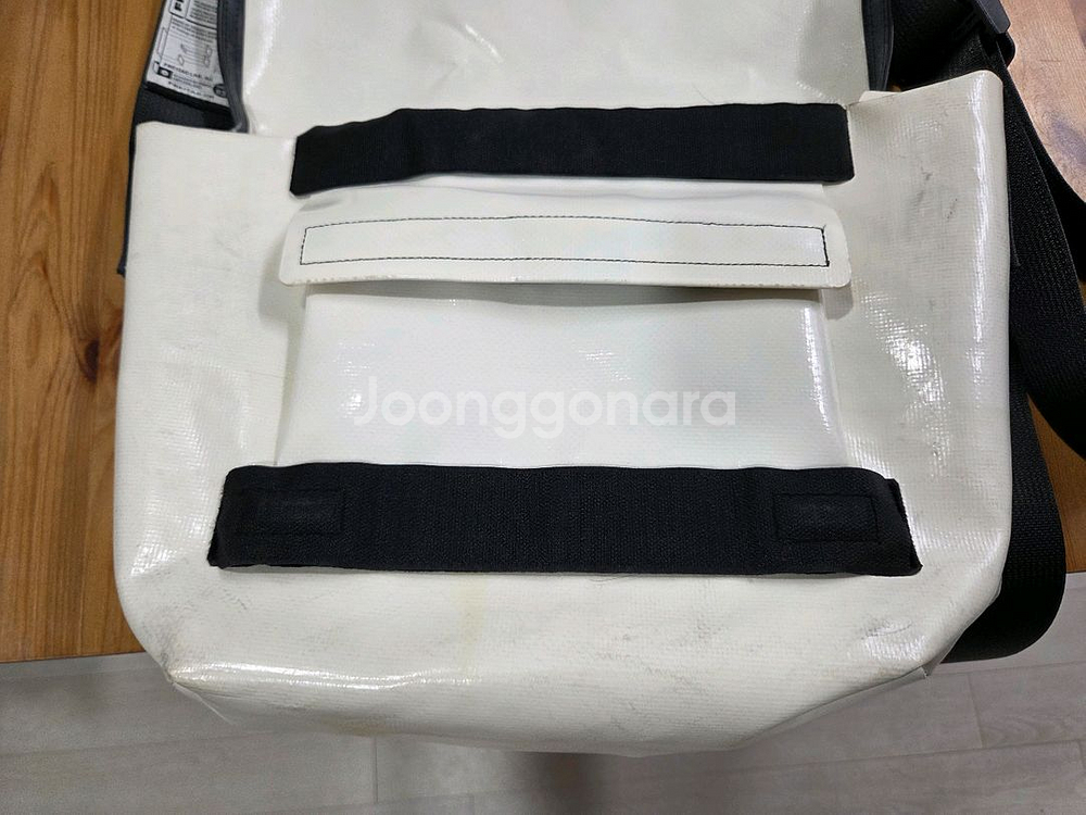 프라이탁 덱스터 올화이트 상태좋음 그린택포함--6