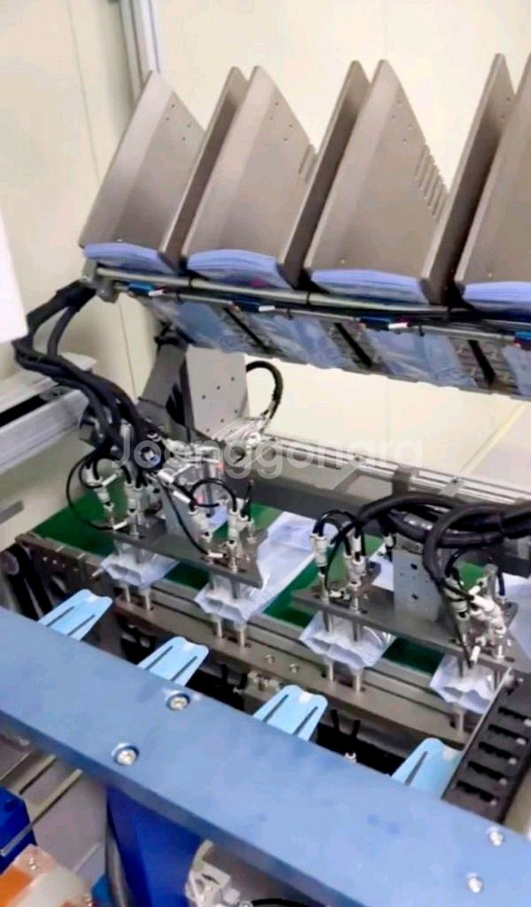 (중고)전자동 3D 마스크 포장기계 자동 파우치 포장기--3