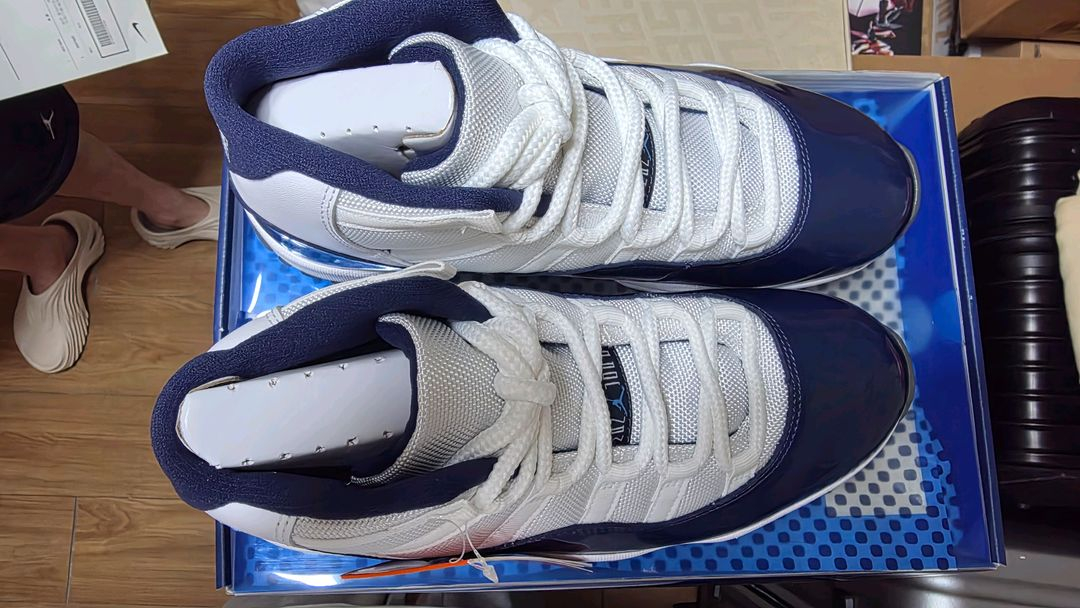 조던11 원라이크 UNC 이미지