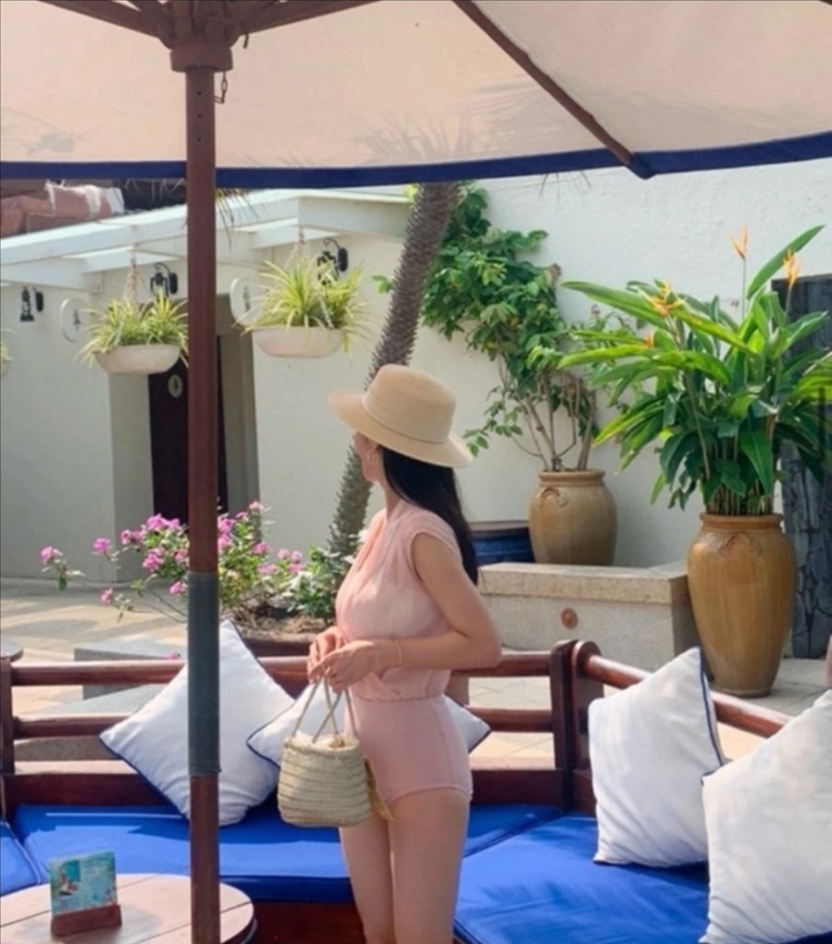 어라운드율 모노키니 (새상품)--1