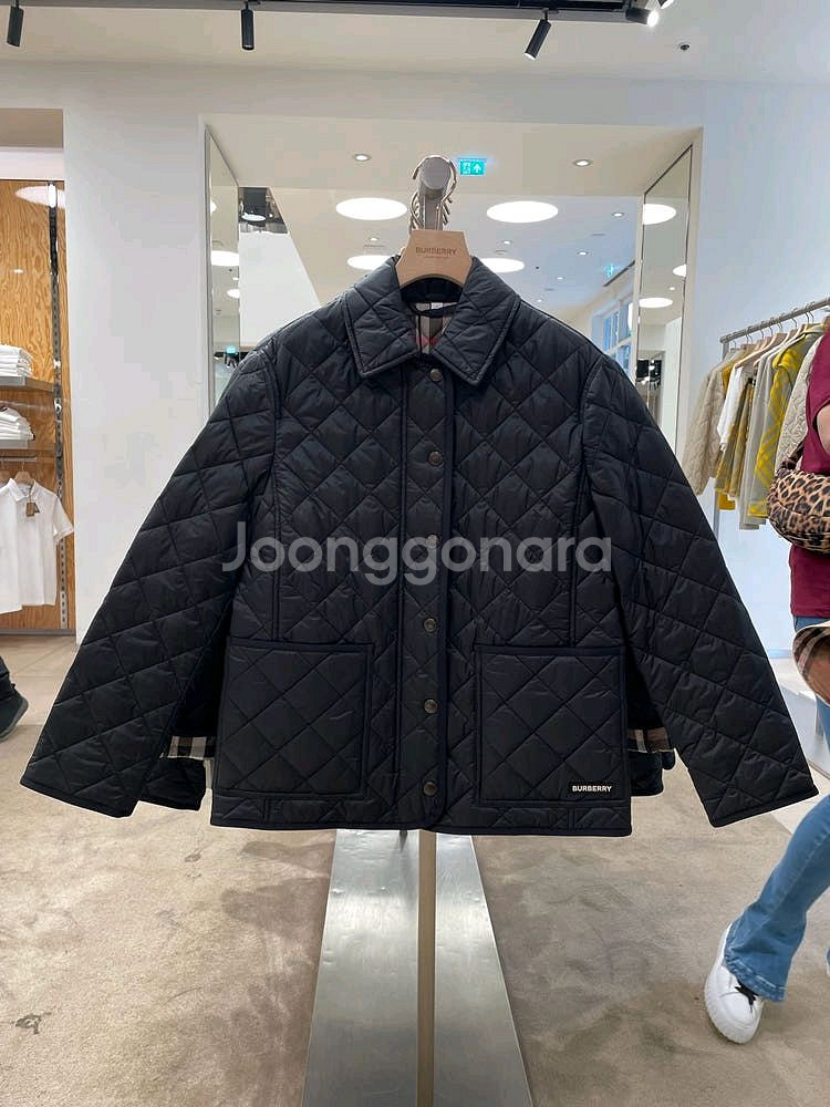 버버리 블랙 퀼팅 자켓--1