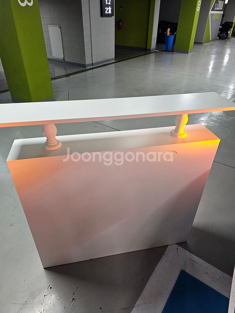 화이트 벽난로 인테리어 가구--3
