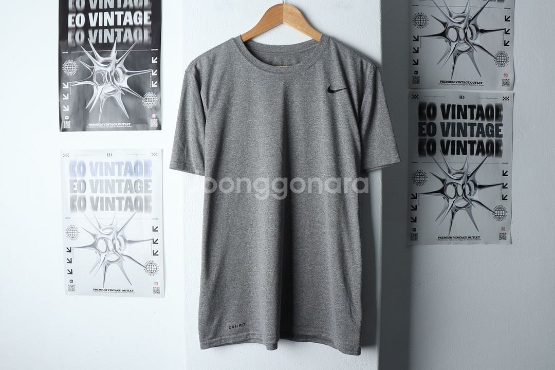 (L-XL) 나이키 반팔 티셔츠 기능성 그레이--1