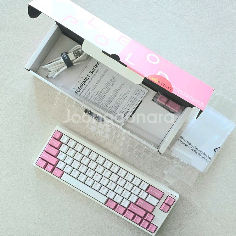 레오폴드 기계식 키보드 풀박스 (새제품)--2