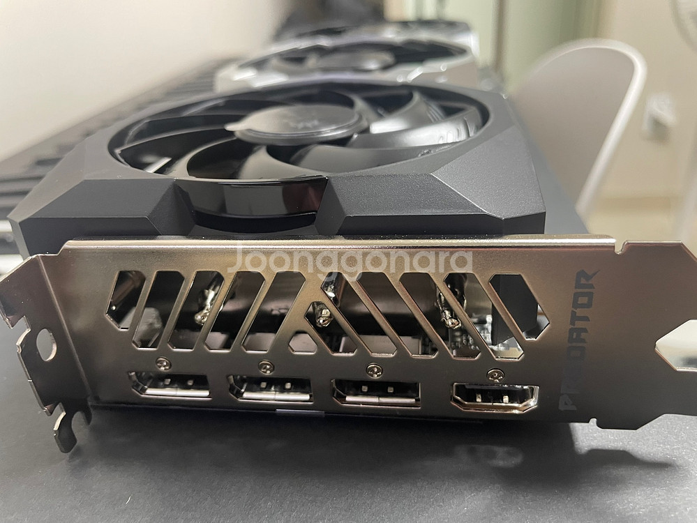 에이서 PREDATOR 라데온 RX 9070 XT--4