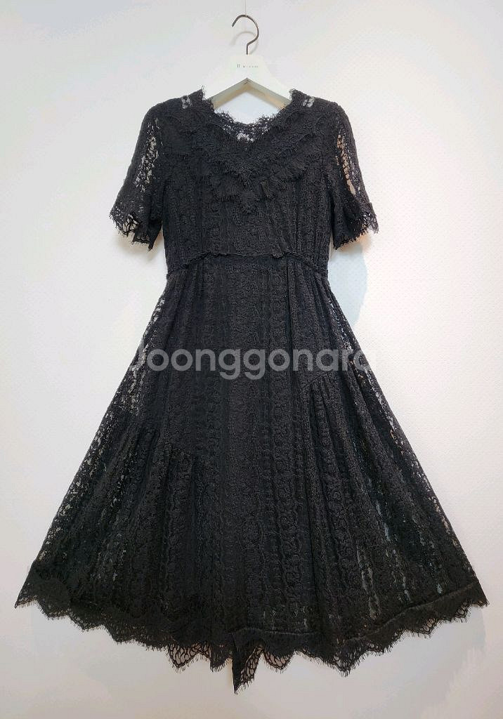 듀엘 시스루 자수 레이스 셔링장식 플레어 원피스 55사--0