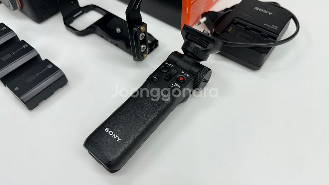 소니 a7s3와 스몰리그케이지, 배터리3개, 촬영그립--6