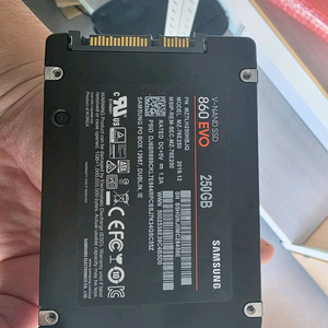 삼성 ssd evo860 250gb 판매합니다.
