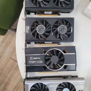 gtx650ti 2개. 외 2개