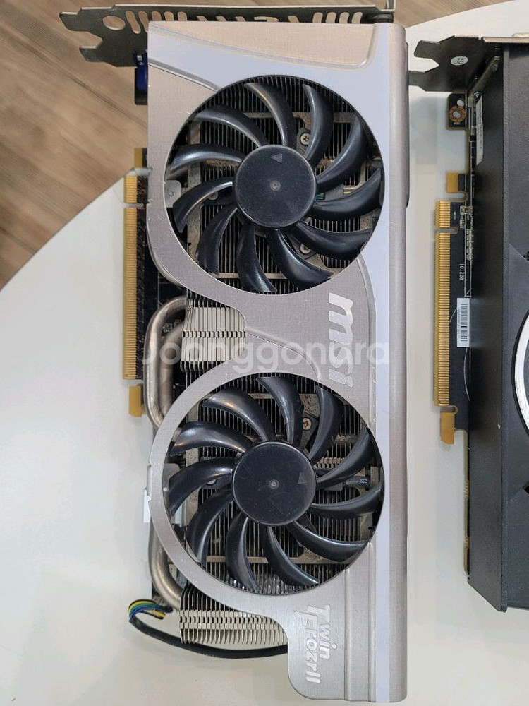 gtx650ti 2개. 외 2개--3