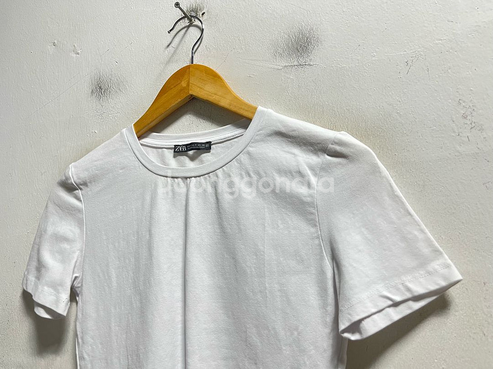 55 ZARA 자라 스판 크롭 반팔티--1