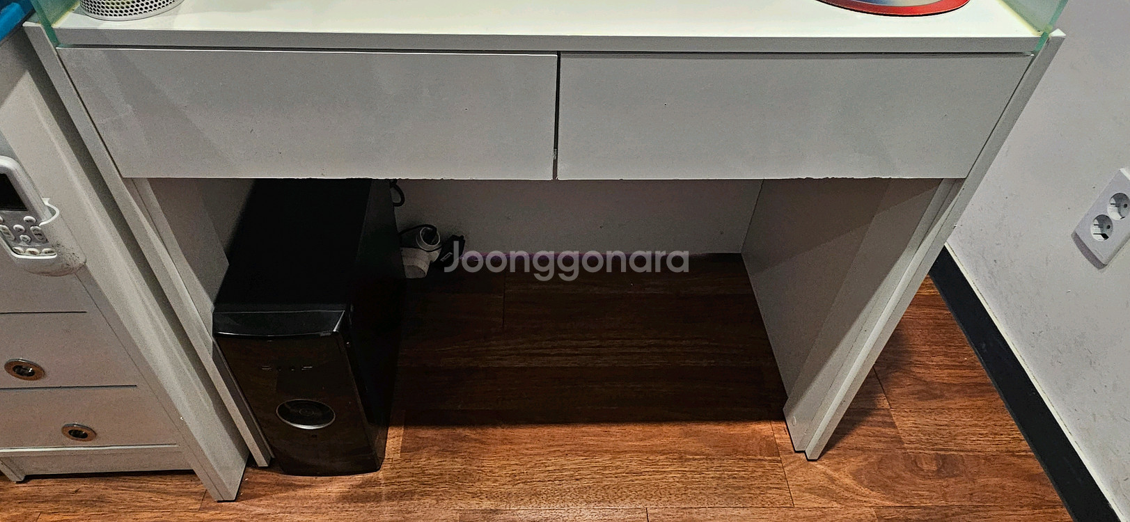 이쁜 인포데스크 메인1개, 상담책상1 팝니다.--8