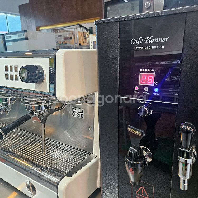 커피머신 달라코르테 EVO2 set 판매합니다.--4