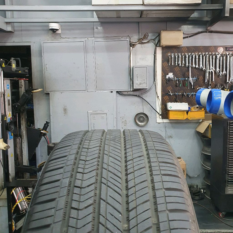 255 45 19 2554519금호마제ev 한대분판매--2