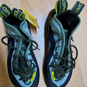 라스포르티바 티씨프로 eu 39반 암벽화 클라이밍