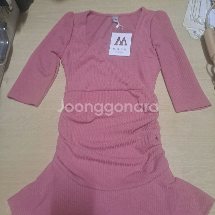 [새상품] 레티고 스퀘어넥 골지 슬림 미니 원피스--0