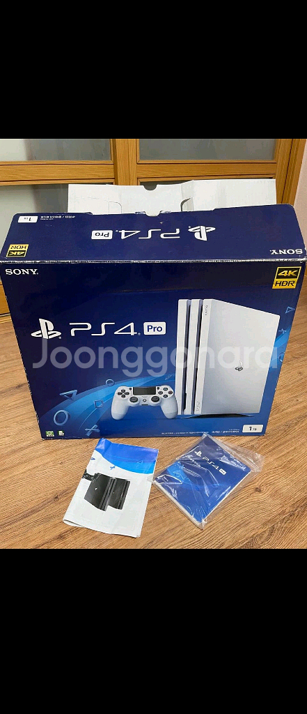 PS4 pro 화이트 1TB + 게임팩2개--0