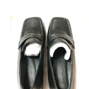 여성용 구두 블랙 240mm 정사이즈 새것