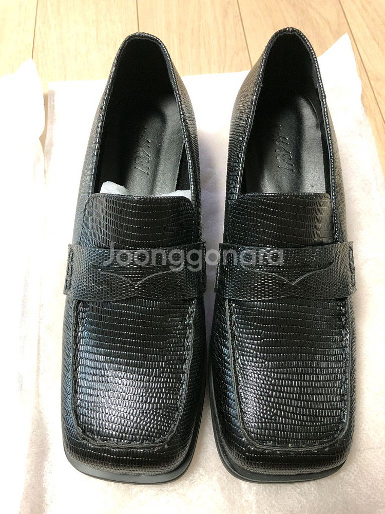 여성용 구두 블랙 240mm 정사이즈 새것--1