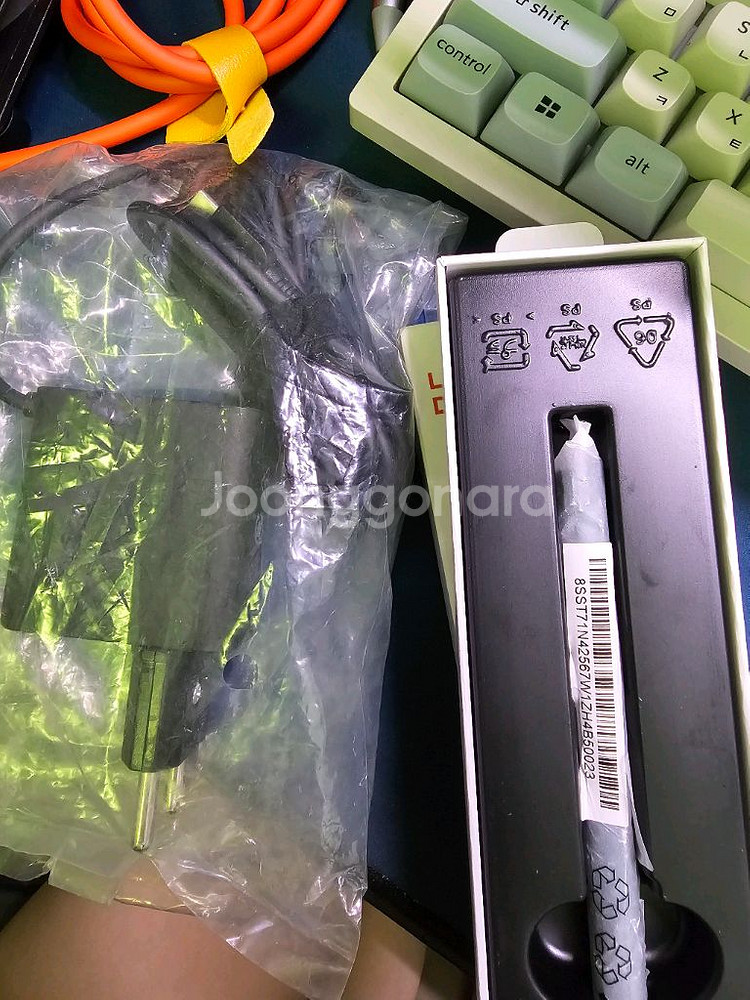 컬러전자잉크 노트북 ThinkBook Plus Gen4--9