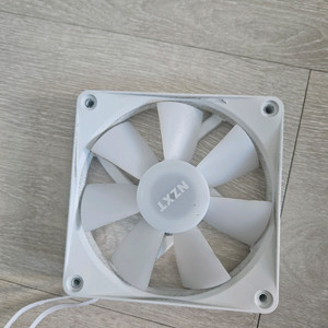 NZXT f120 core RGB 팬 3개 팔아요