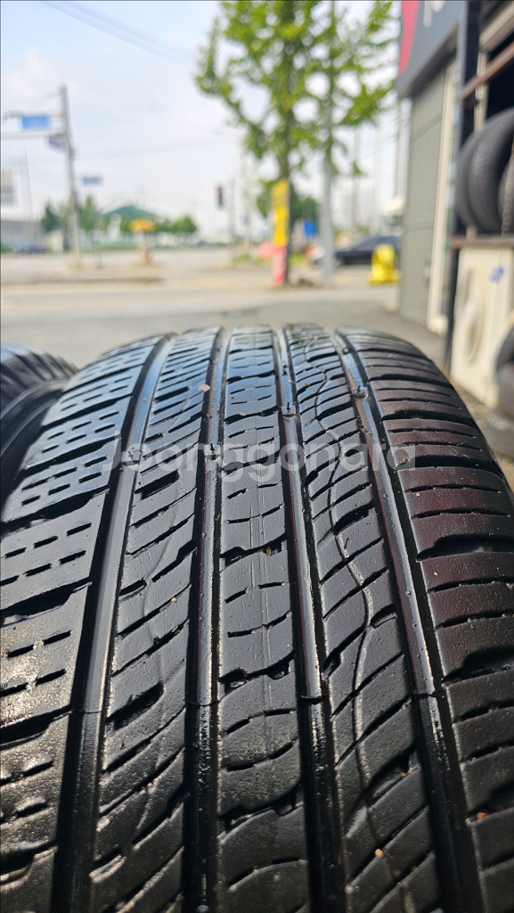 금호 타이어 235/70R17 네본--1