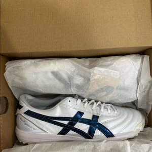 국내 정발 아식스 c3 흰남색 260