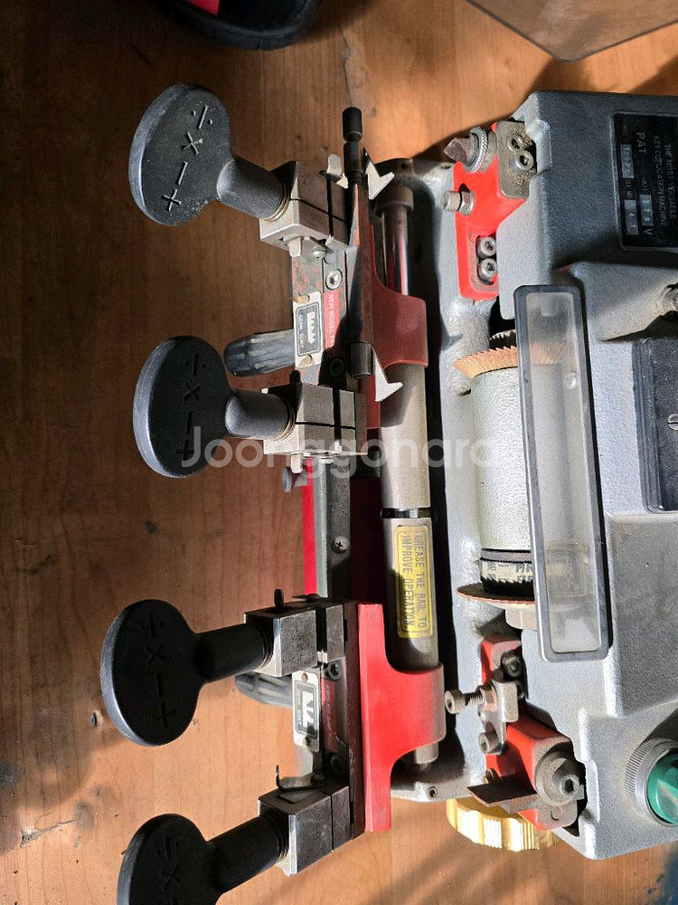 열쇠복사기 .열쇠기계--2