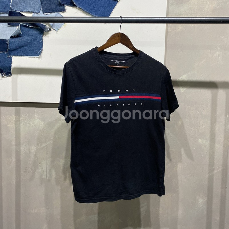 (95) 타미힐피거 여성 캐주얼 블랙 자수 반팔 티--0