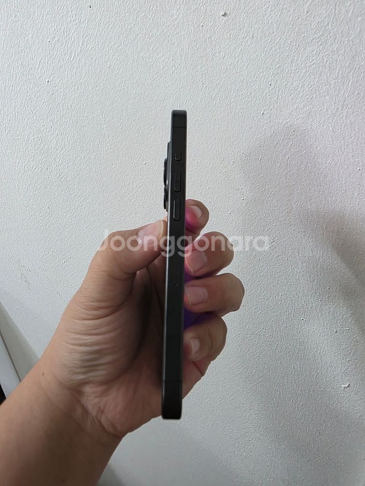 아이폰15프로 블랙 티타늄 256기가 SS급 팝니다--3