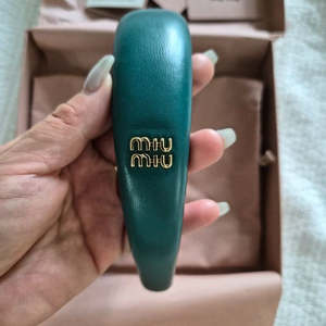 미우미우 헤어밴드