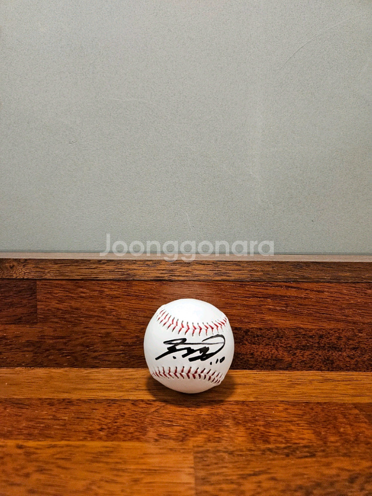 kt 황재균 선수 싸인볼 팝니다--0