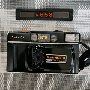 야시카 파트너 AF-D 필름카메라