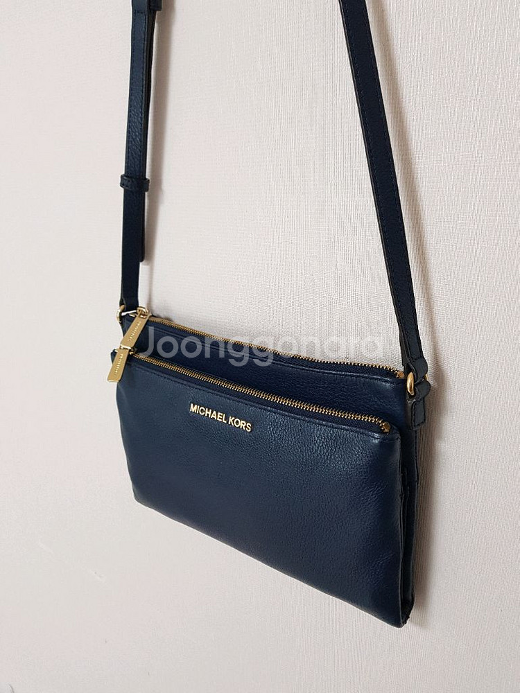 마이클코어스 투지퍼 크로스백 ㅡ 정품--3