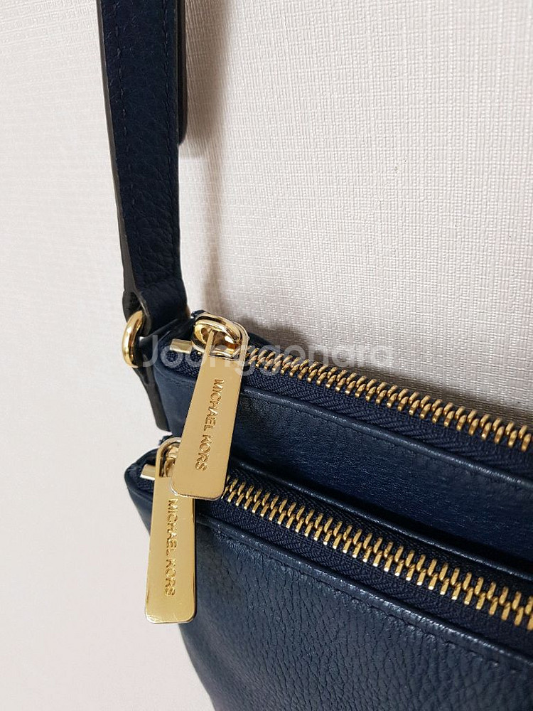 마이클코어스 투지퍼 크로스백 ㅡ 정품--4