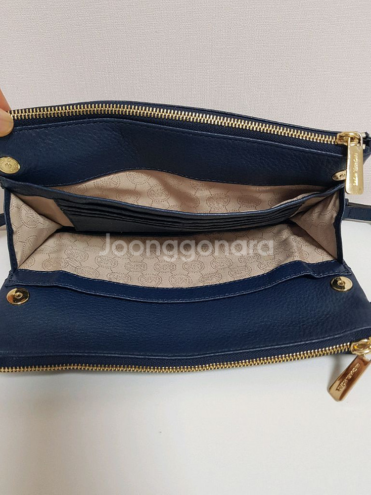 마이클코어스 투지퍼 크로스백 ㅡ 정품--5