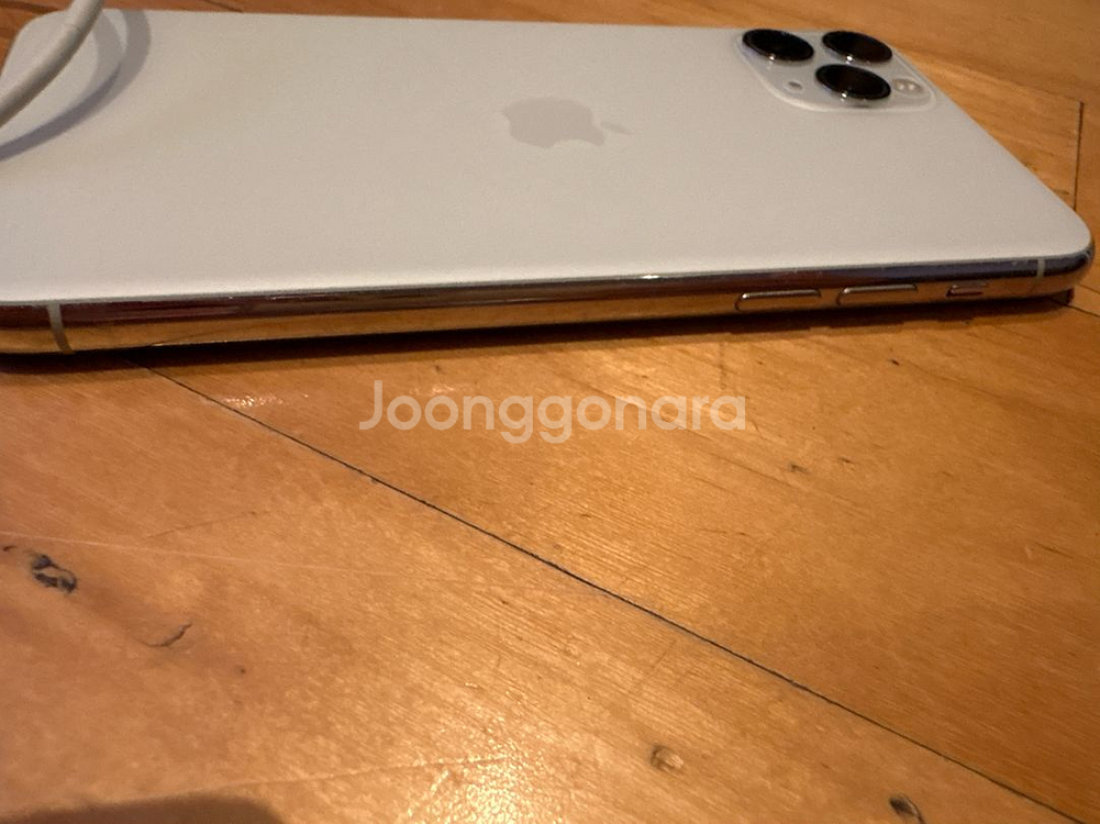 아이폰11pro 64gb입니다--6