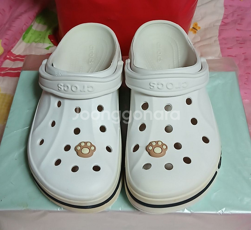 크록스정품255바야밴드 화이트.지비츠포함--1