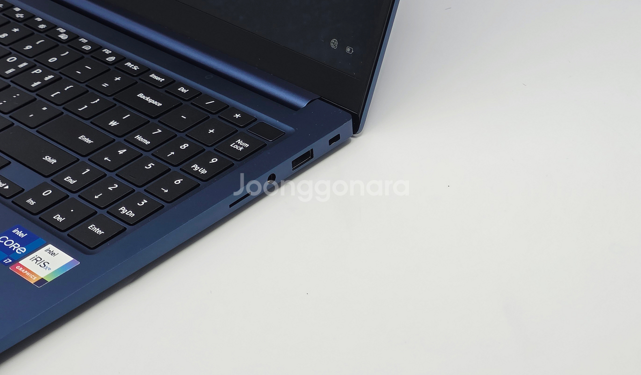 삼성 갤럭시북 NT750XDZ I7/16GB/512GB--4
