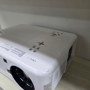 엄청밝은 6200안시 빔프로젝터 NEC NP4100