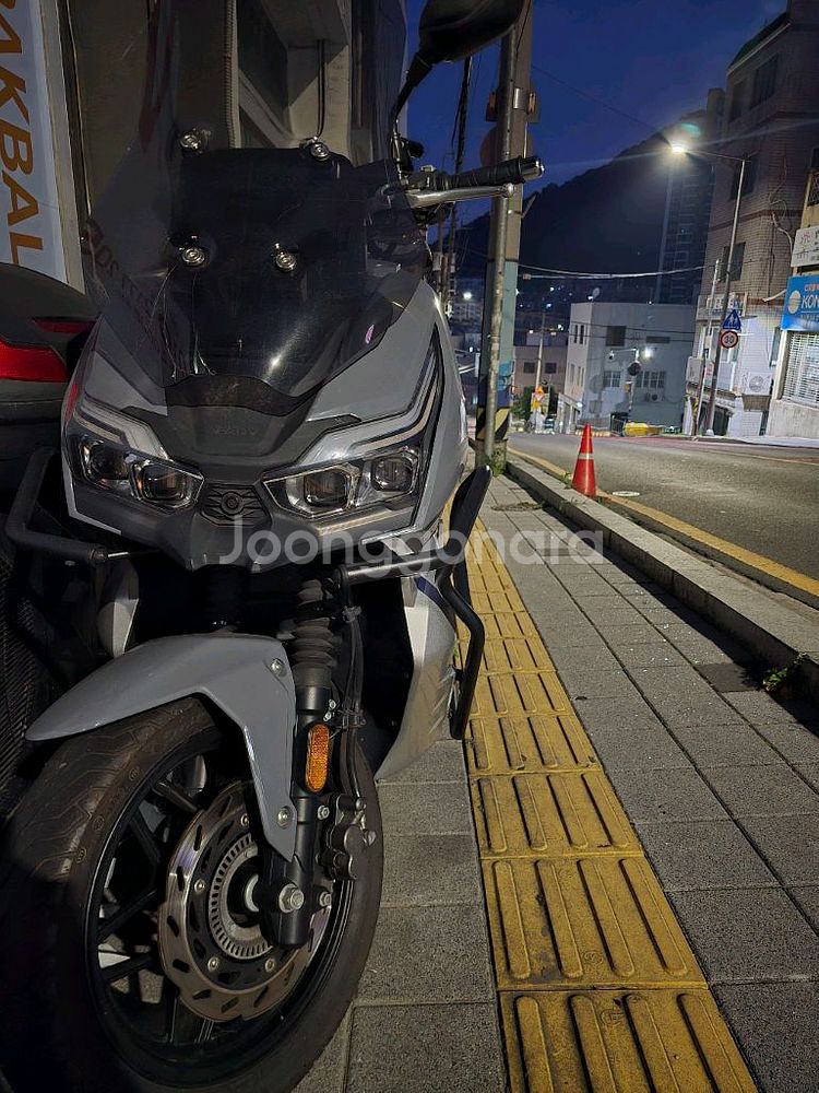 KR kwin125 스쿠터(ADV125)--0
