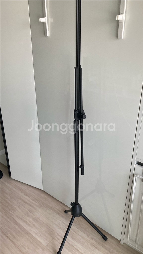 수직 항공 촬영 삼각대 아래 폴은 130센치 정도고 조--1