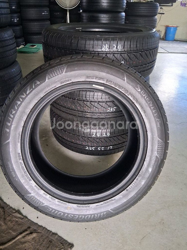 브릿지스톤24년2355517중고타이어.신품급--2