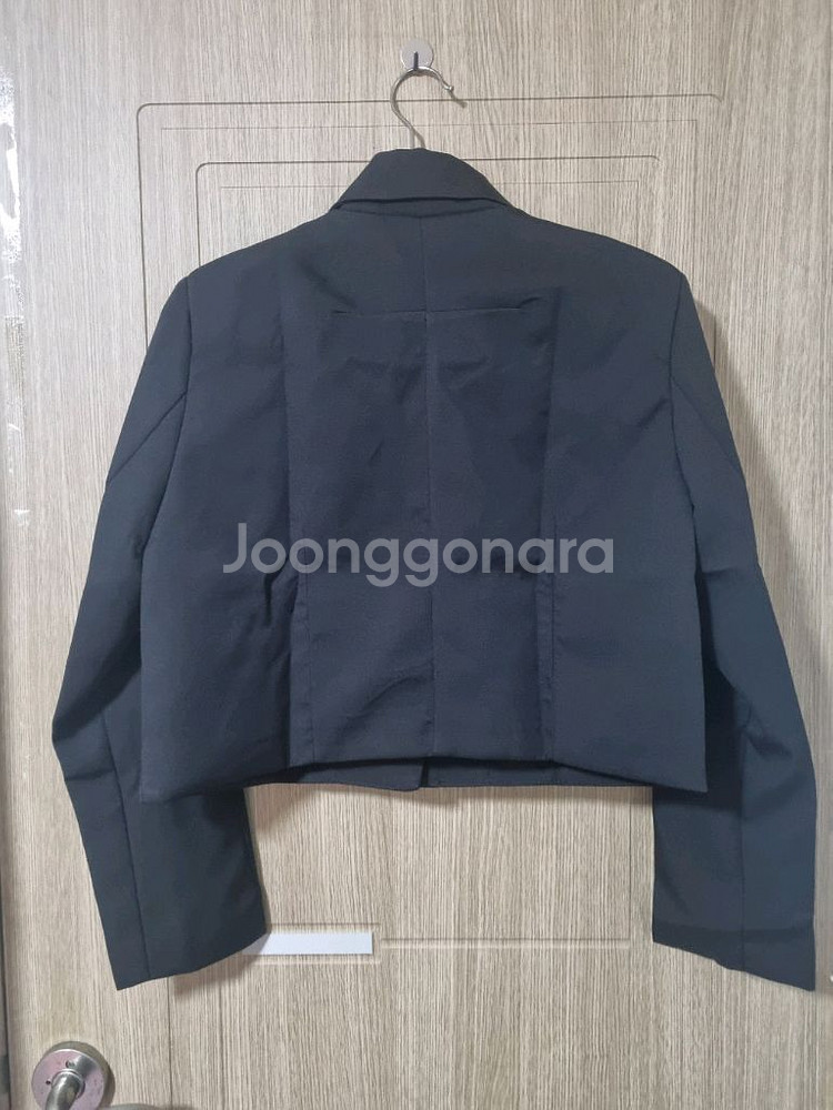 미착용 턴다운 긴팔 카라 숏 자켓 블랙--1