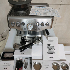 환불가능)브레빌 커피머신 BES870 바리스타(미사용)